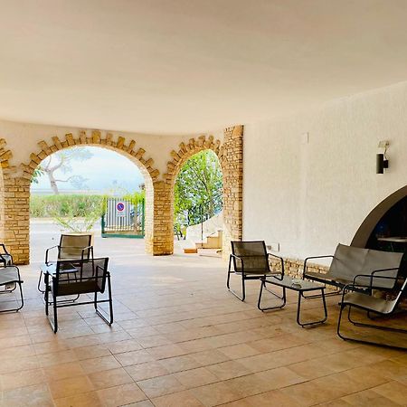 Villa Gaudi Сант'Изидоро Екстериор снимка