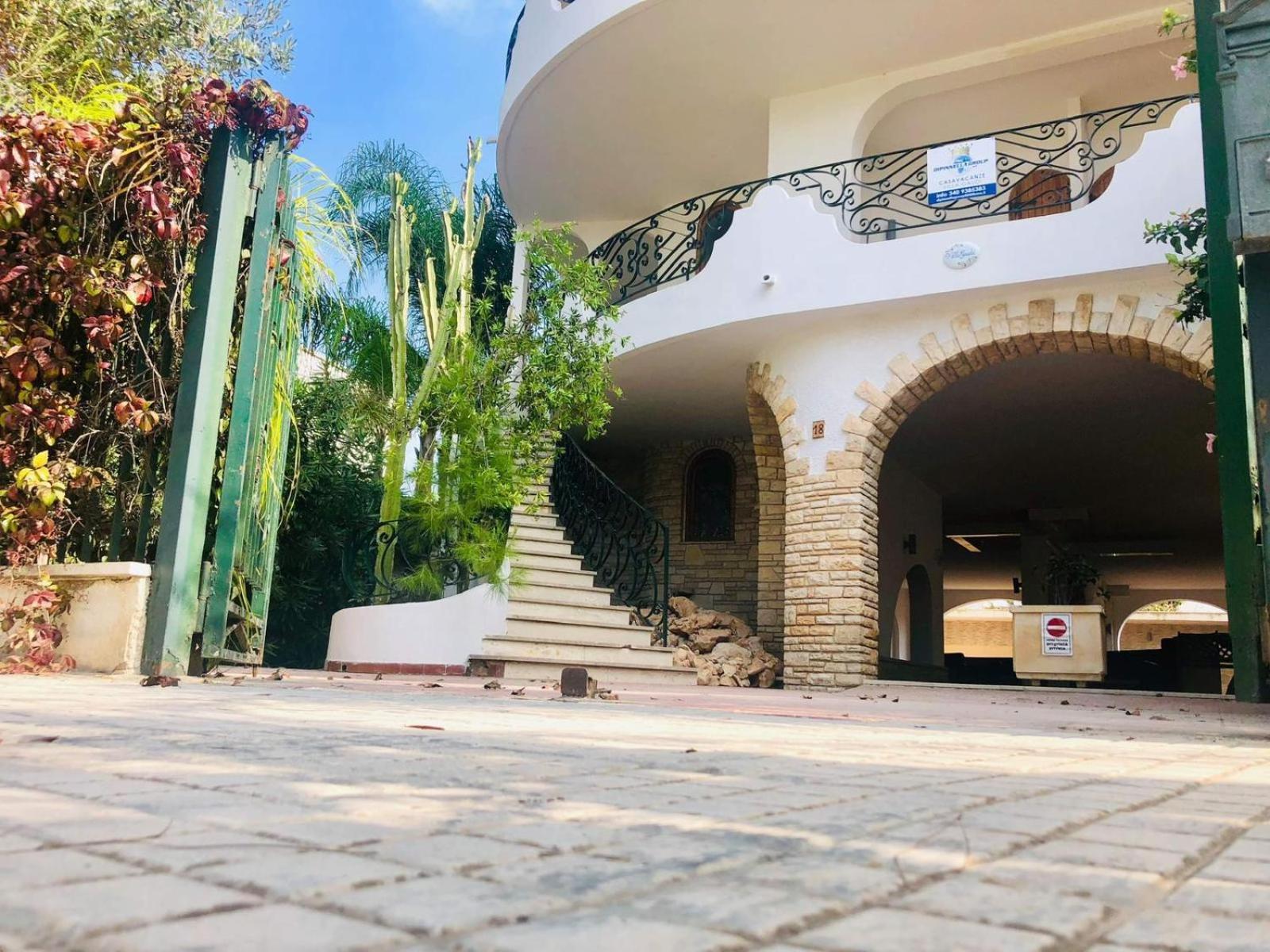 Villa Gaudi Сант'Изидоро Екстериор снимка